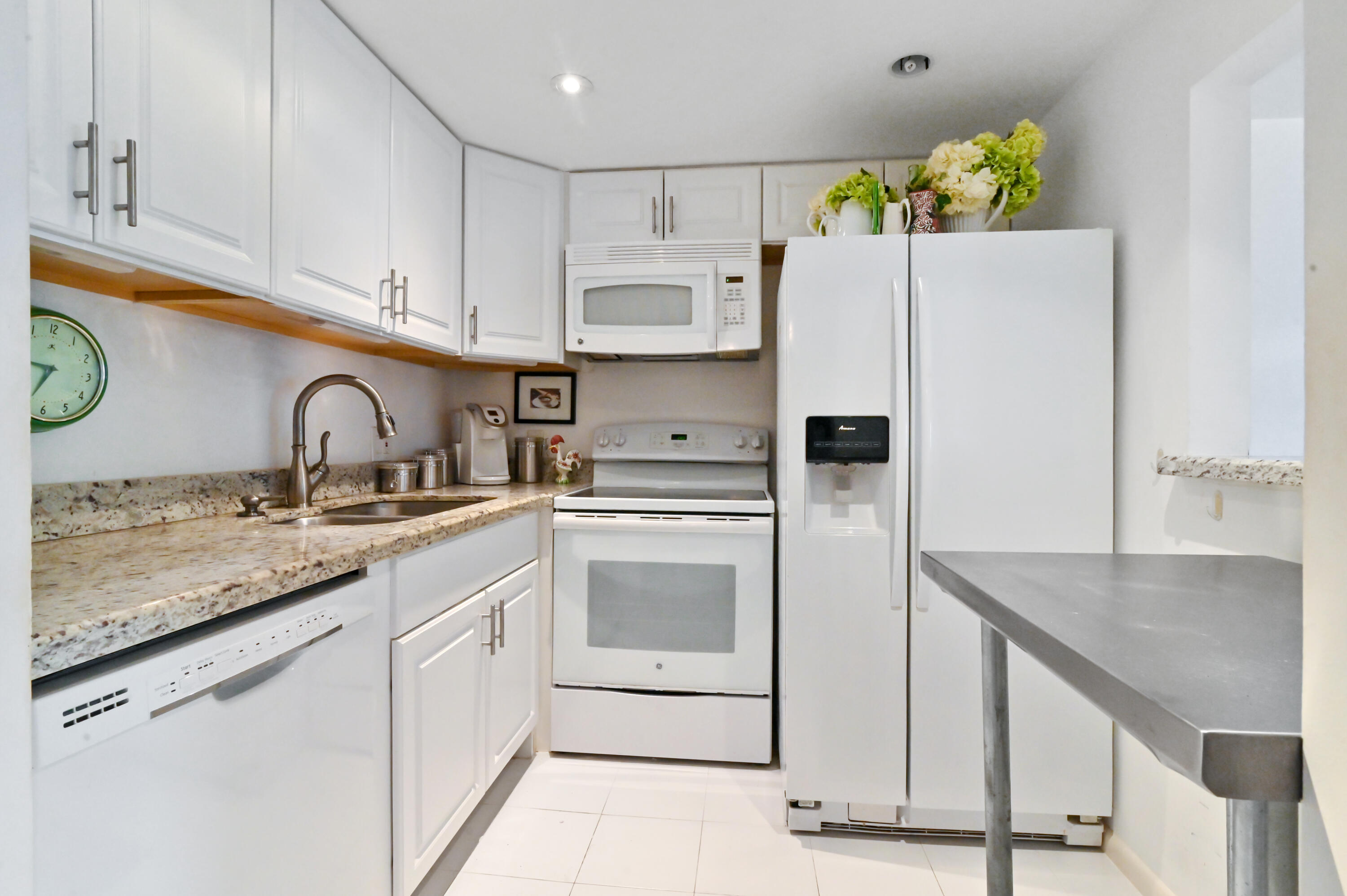 269 Durham East, Unit G Deerfield Beach, FL 33442 - Photo 5 of 45 09 Kitchen 01