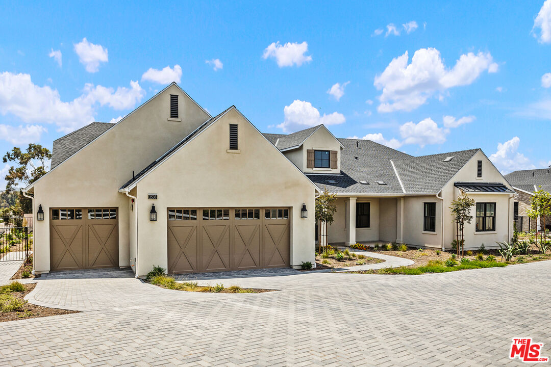 2535 Ivy Road Oceanside, CA 92054 - Photo 2 of 40
