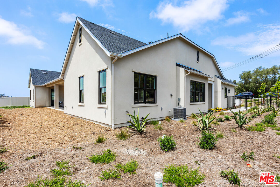 2535 Ivy Road Oceanside, CA 92054 - Photo 7 of 40