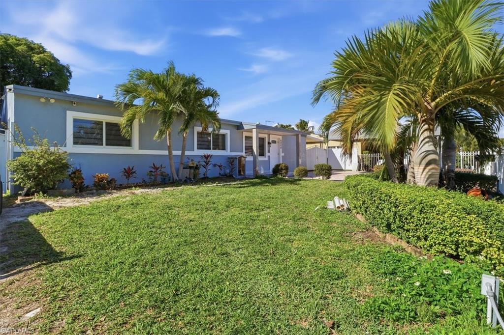 6800 Northwest 28th Avenue Miami, FL 33147 - Photo 6 of 40 View of front of home with stucco siding