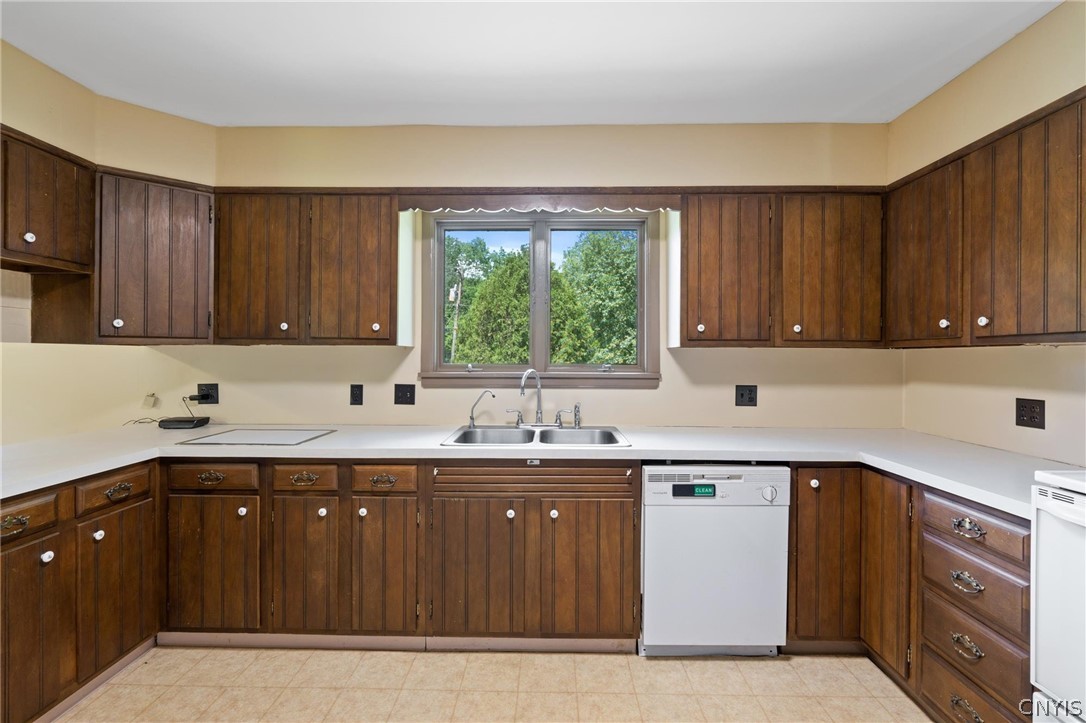 4375 Davis Corners Road Smithfield, NY 13408 - Photo 5 of 34 Kitchen