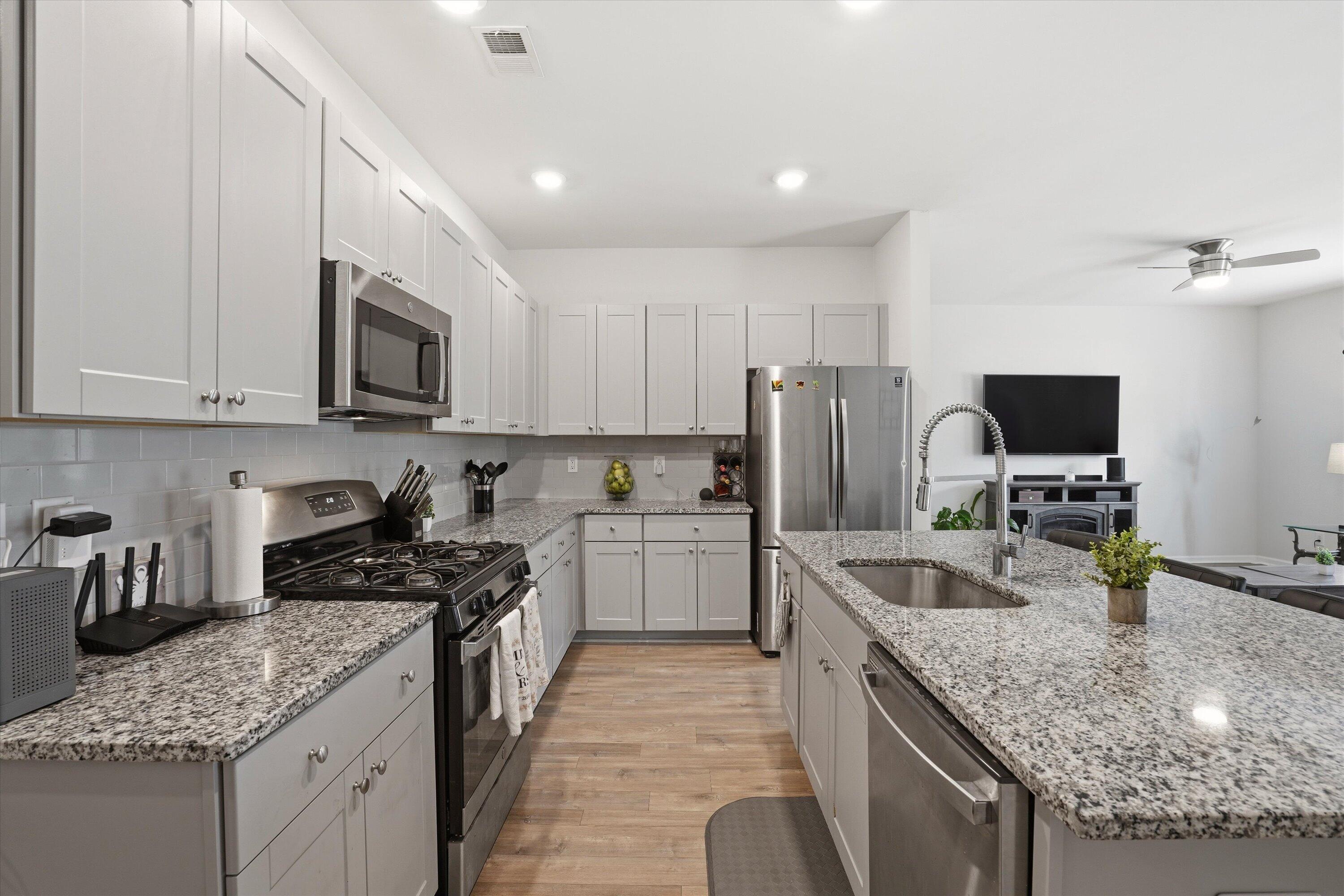 517 Spanish Wells Road Summerville, SC 29486 - Photo 6 of 25