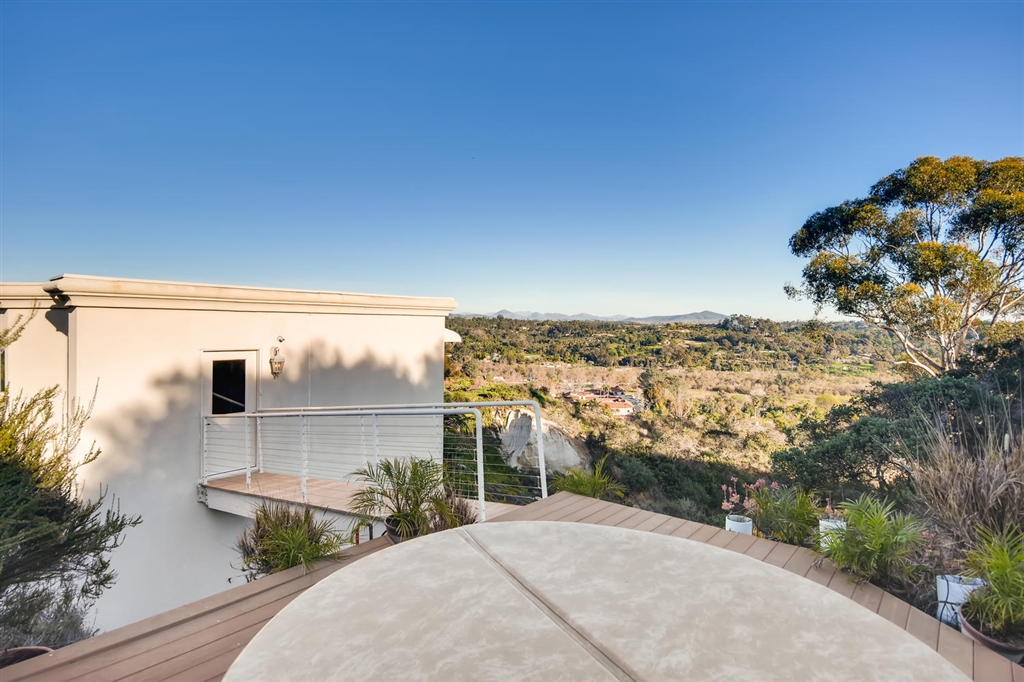 142 Hummingbird Hill Encinitas, CA 92024 - Photo 22 of 25