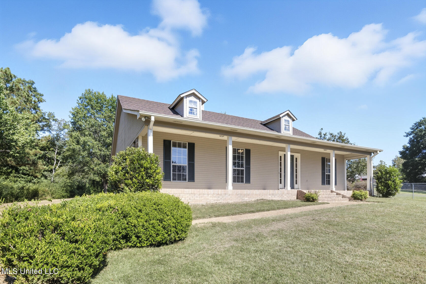 602 Ridge Park Lane Raymond, MS 39154 - Photo 2 of 19 602 Ridge Park Ln-2