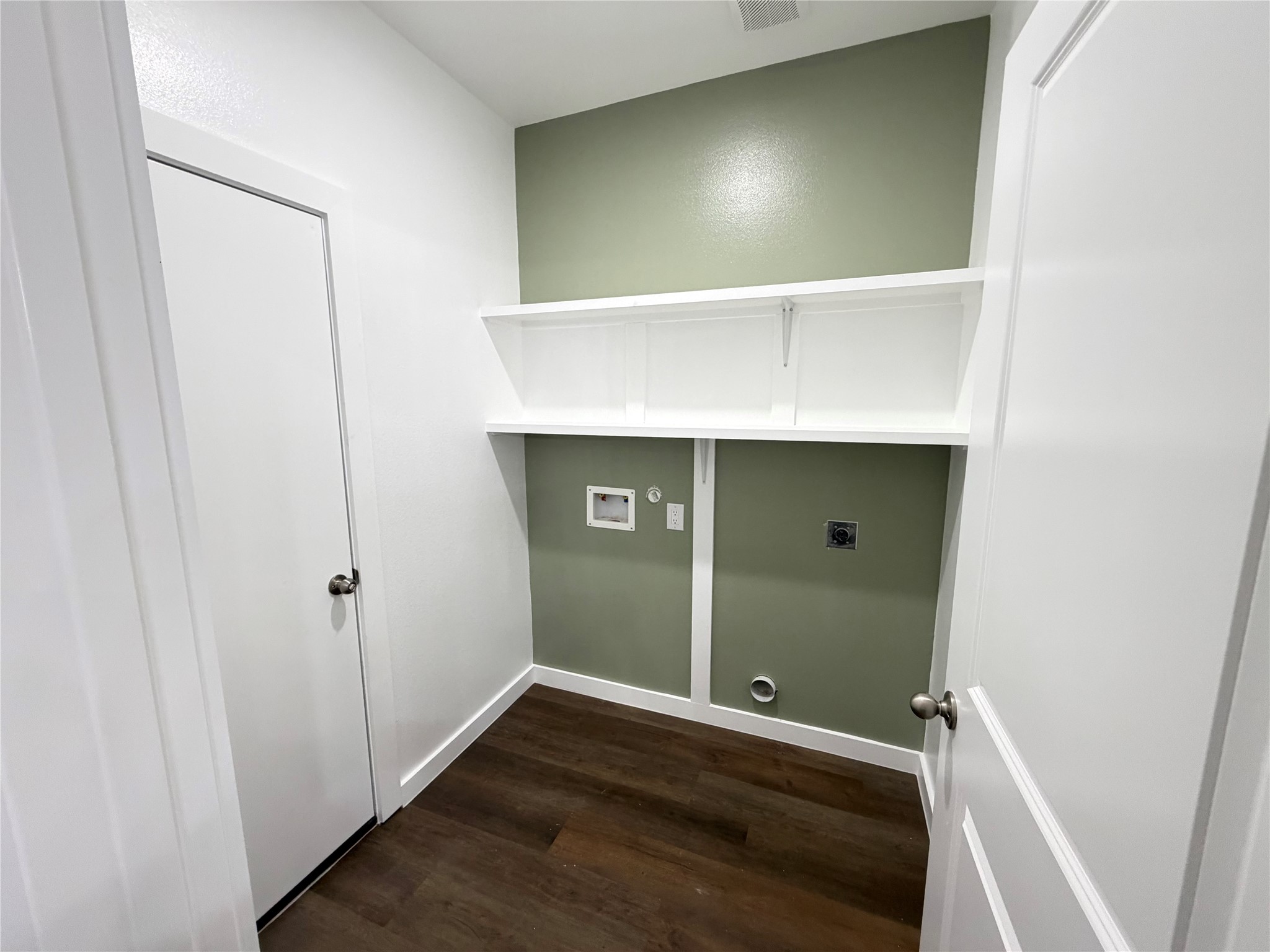 527 Autumn Lane Livingston, TX 77351 - Photo 11 of 13 Laundry room