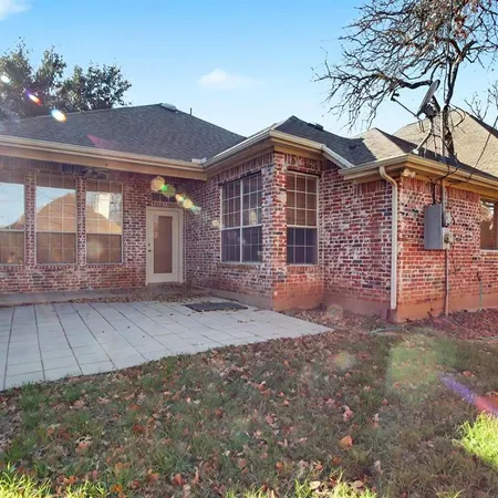 $2,250 | 4905 Canberra Lane, Arlington, TX 76017
