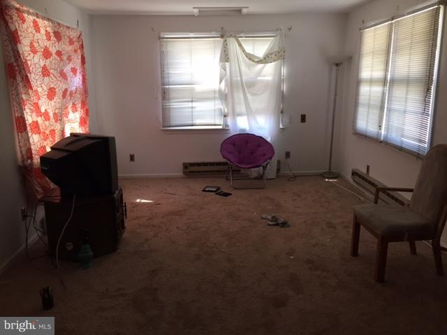 LARGE ROOM