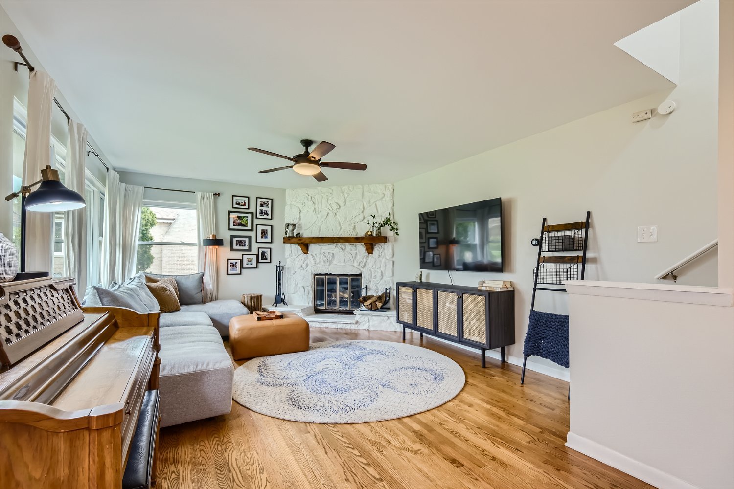 465 Northgate Court Riverside, IL 60546 - Photo 11 of 27 a living room with furniture and a flat screen tv