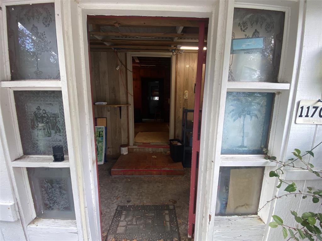 11708 Hills Road Seffner, FL 33584 - Photo 20 of 30 a view of a entryway of the house