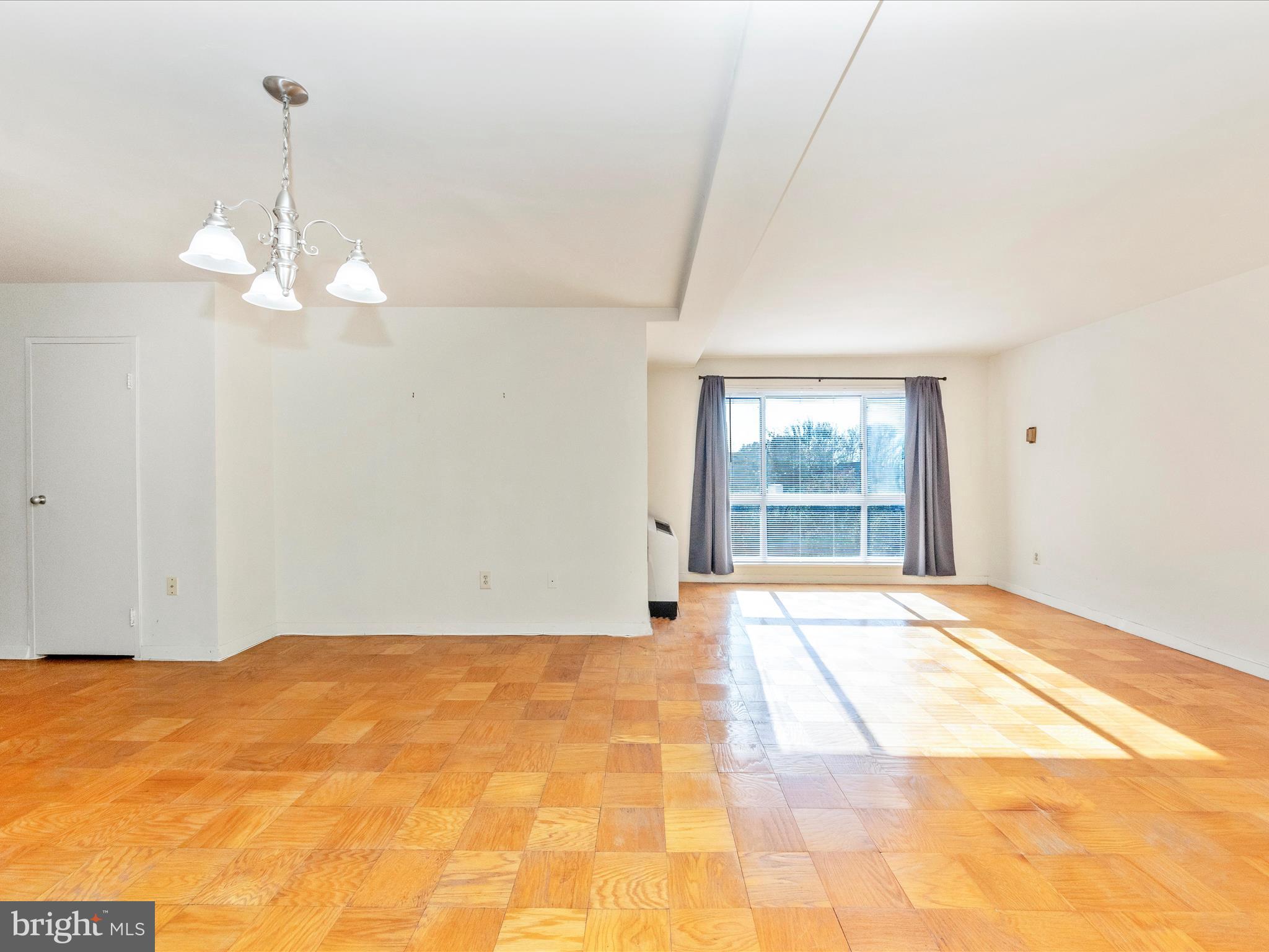3900 Tunlaw Road Northwest, Unit 603 Washington, DC 20007 - Photo 11 of 61 Living Room
