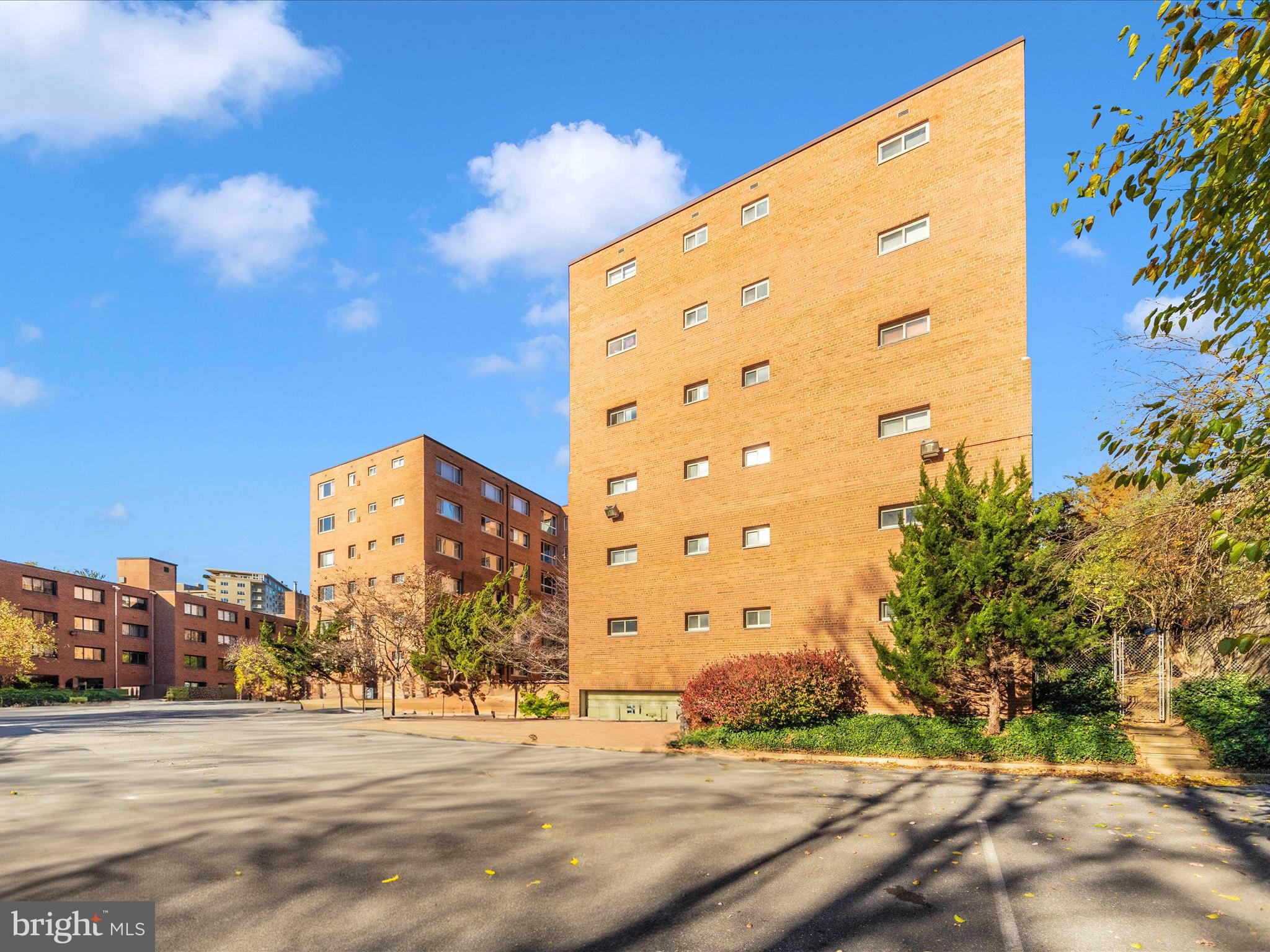 3900 Tunlaw Road Northwest, Unit 603 Washington, DC 20007 - Photo 58 of 61 Exterior Back