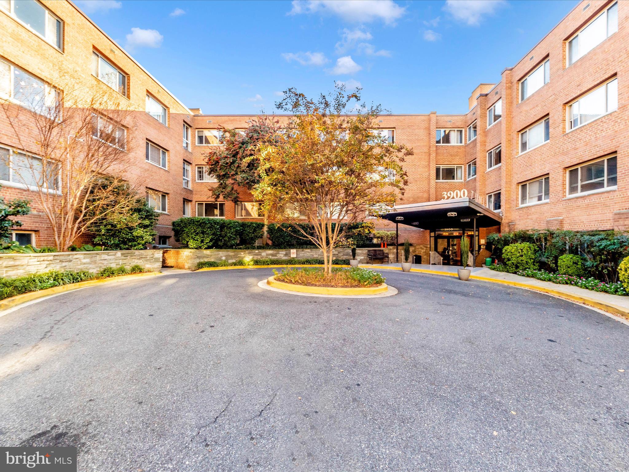 3900 Tunlaw Road Northwest, Unit 603 Washington, DC 20007 - Photo 60 of 61 Exterior Front