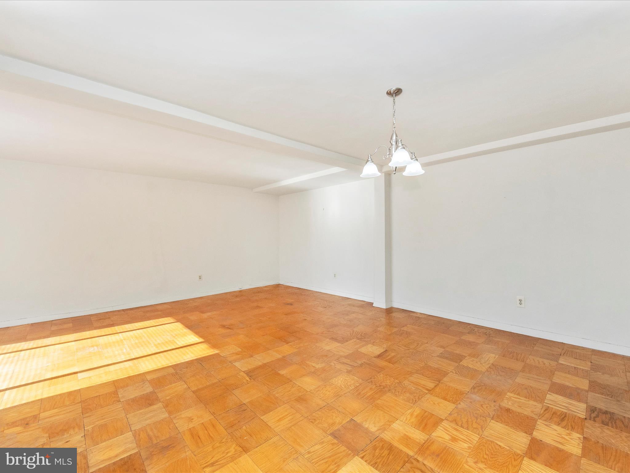 3900 Tunlaw Road Northwest, Unit 603 Washington, DC 20007 - Photo 8 of 61 Living Room