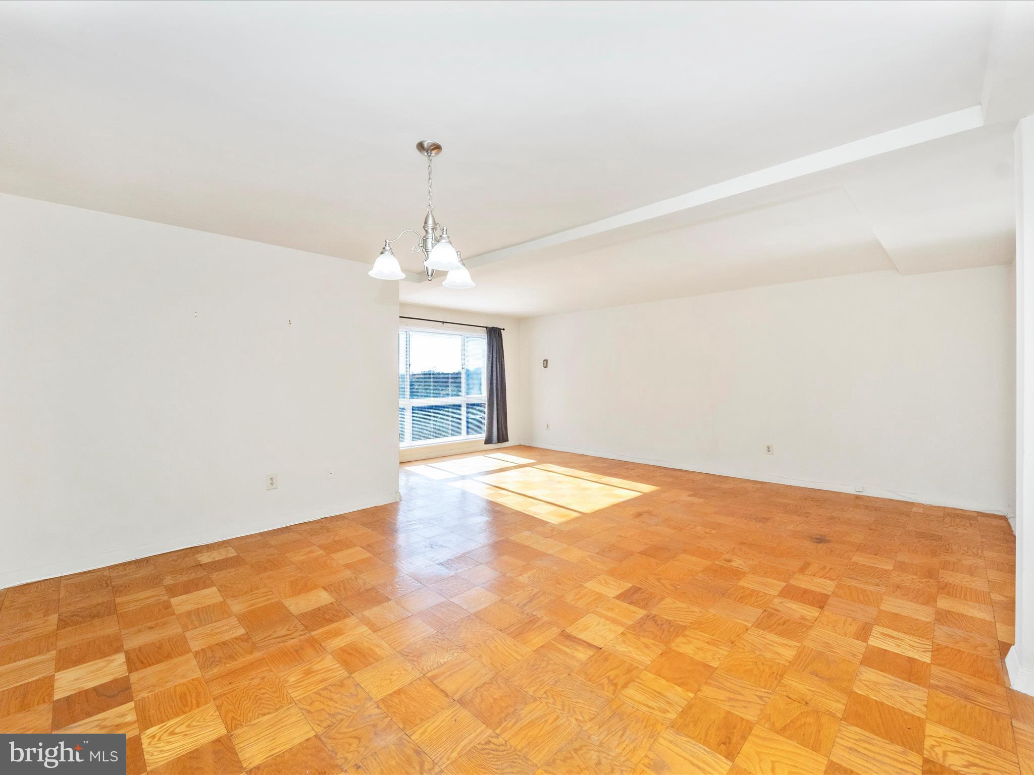 3900 Tunlaw Road Northwest, Unit 603 Washington, DC 20007 - Photo 10 of 61 Living Room