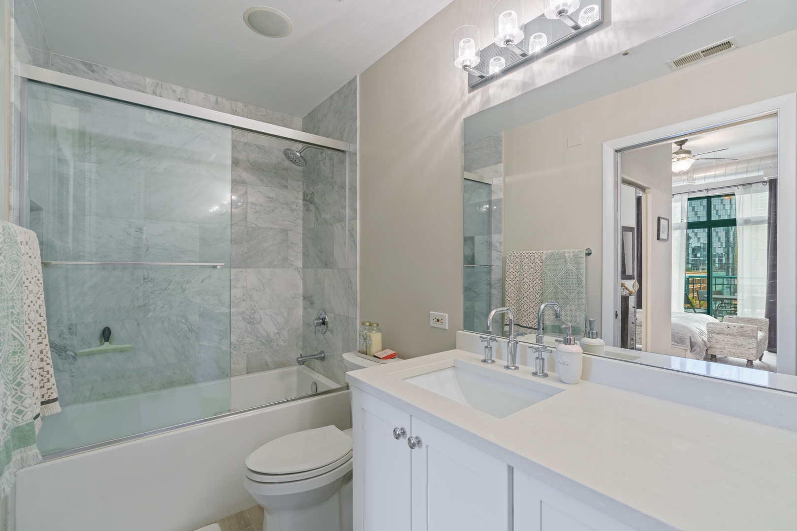 910 West Madison Street, Unit 807 Chicago, IL 60607 - Photo 11 of 17