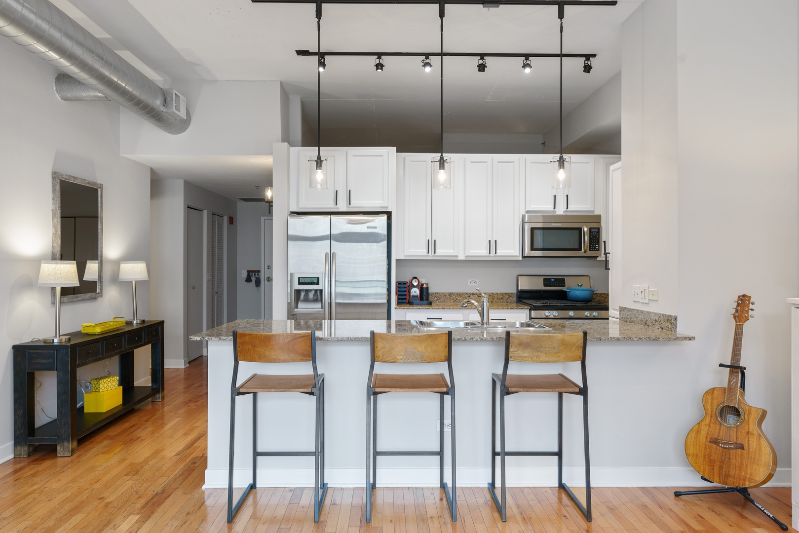 910 West Madison Street, Unit 807 Chicago, IL 60607 - Photo 7 of 17