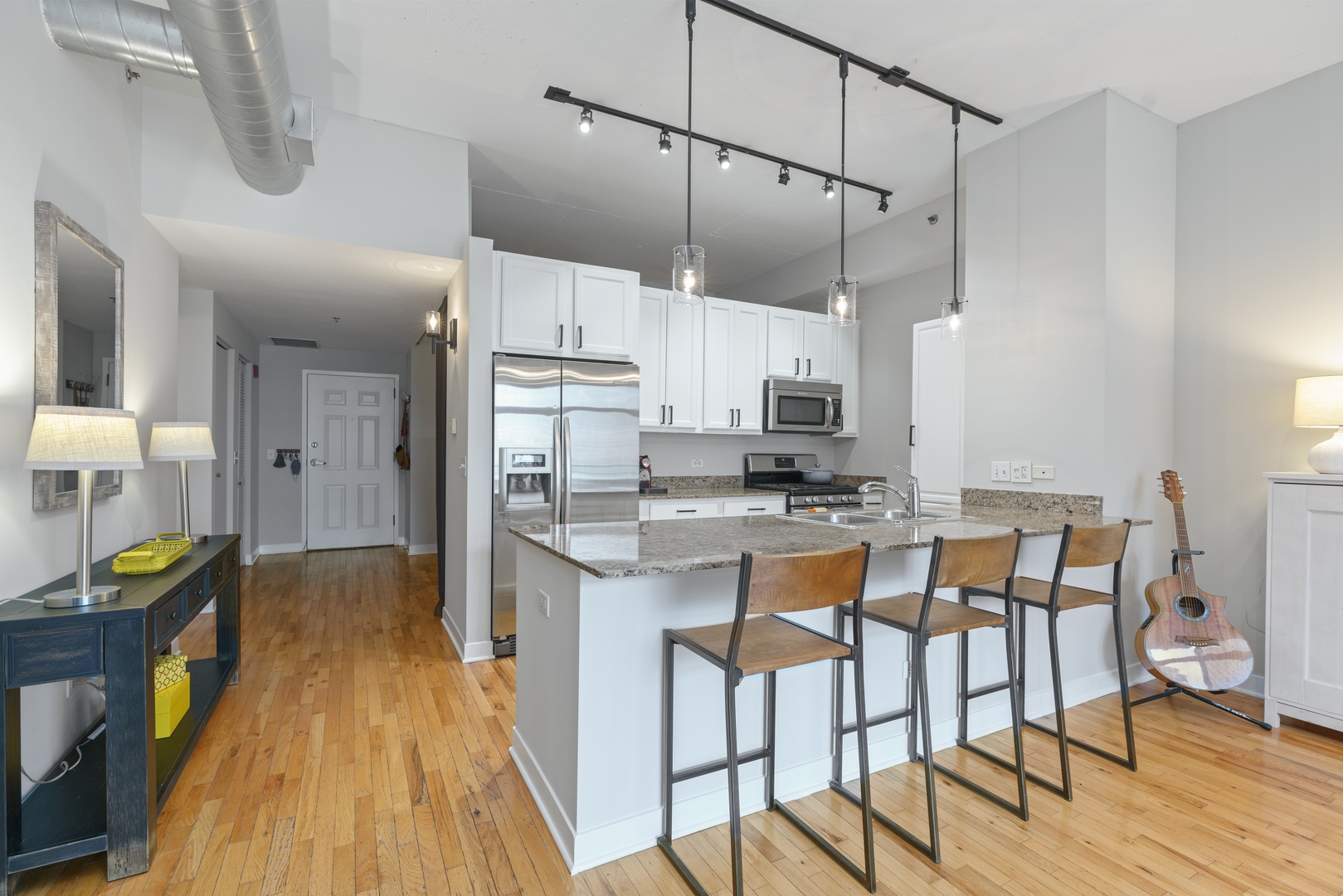 910 West Madison Street, Unit 807 Chicago, IL 60607 - Photo 8 of 17