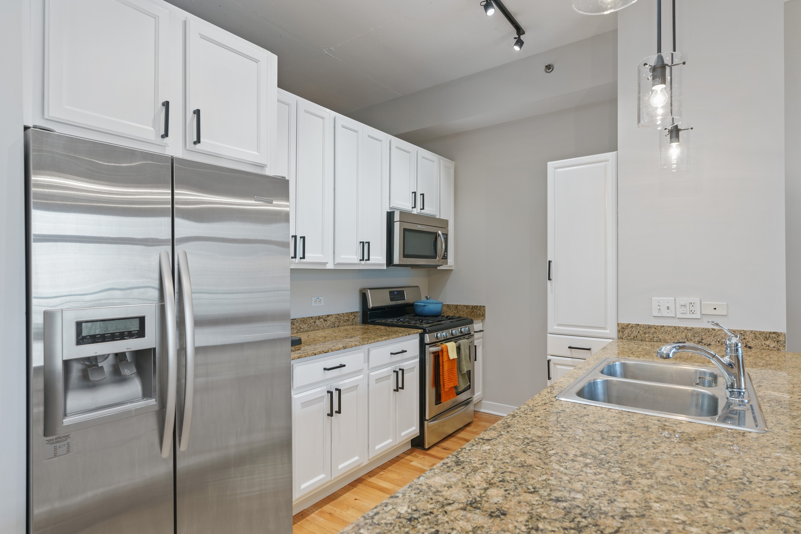 910 West Madison Street, Unit 807 Chicago, IL 60607 - Photo 9 of 17