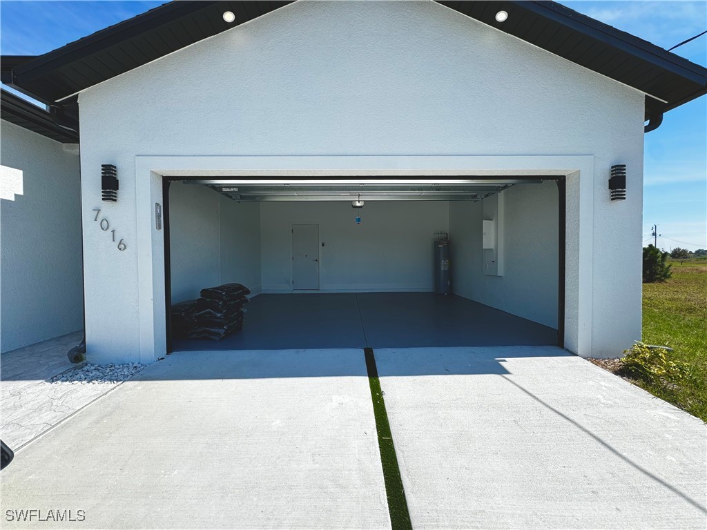 7016 Tide Circle LaBelle, FL 33935 - Photo 7 of 47 a view of entryway