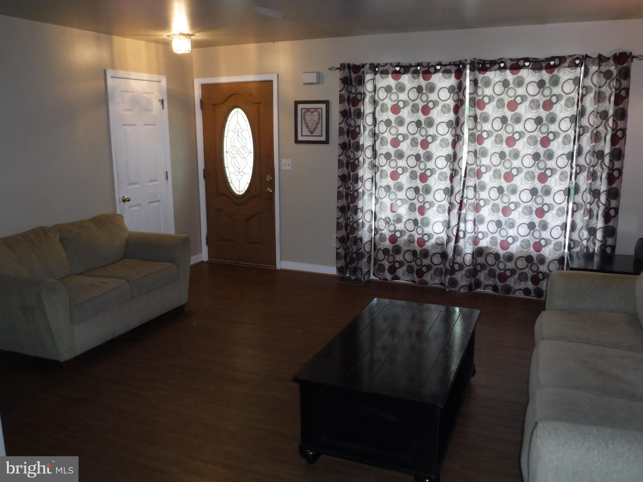 731 Hammonds Ferry Road Linthicum, MD 21090 - Photo 6 of 22 Living Room
