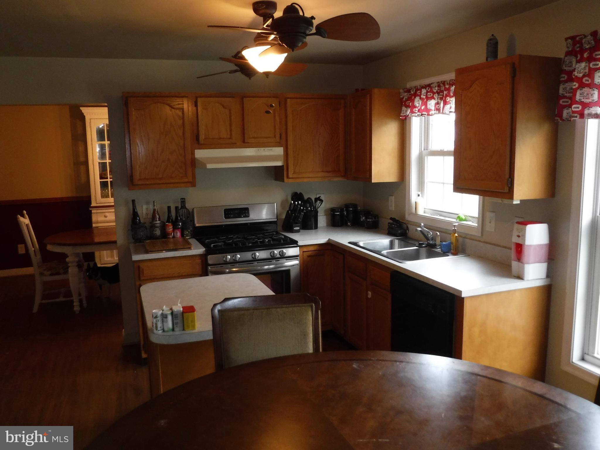 731 Hammonds Ferry Road Linthicum, MD 21090 - Photo 9 of 22 Kitchen