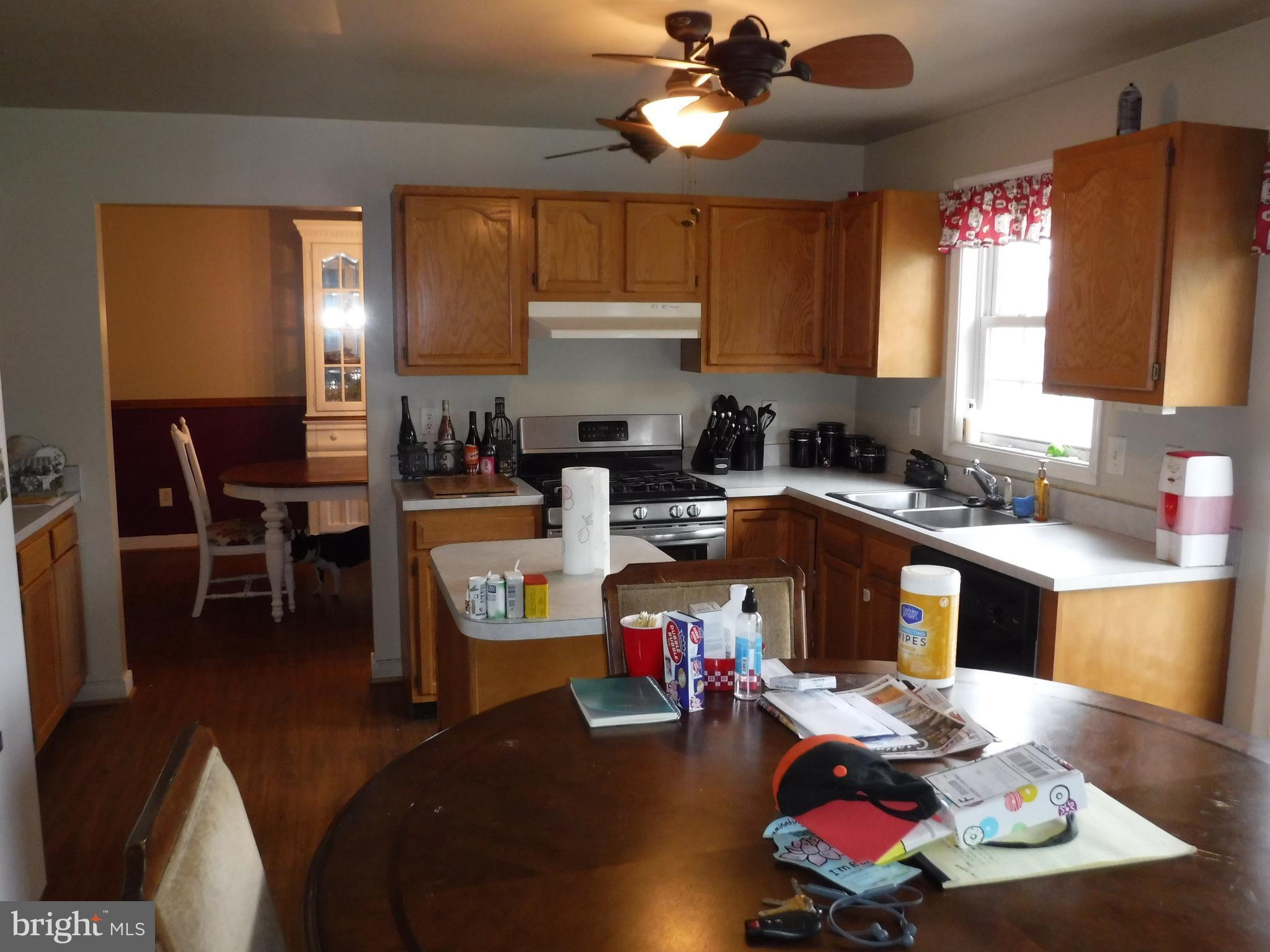 731 Hammonds Ferry Road Linthicum, MD 21090 - Photo 10 of 22 Kitchen