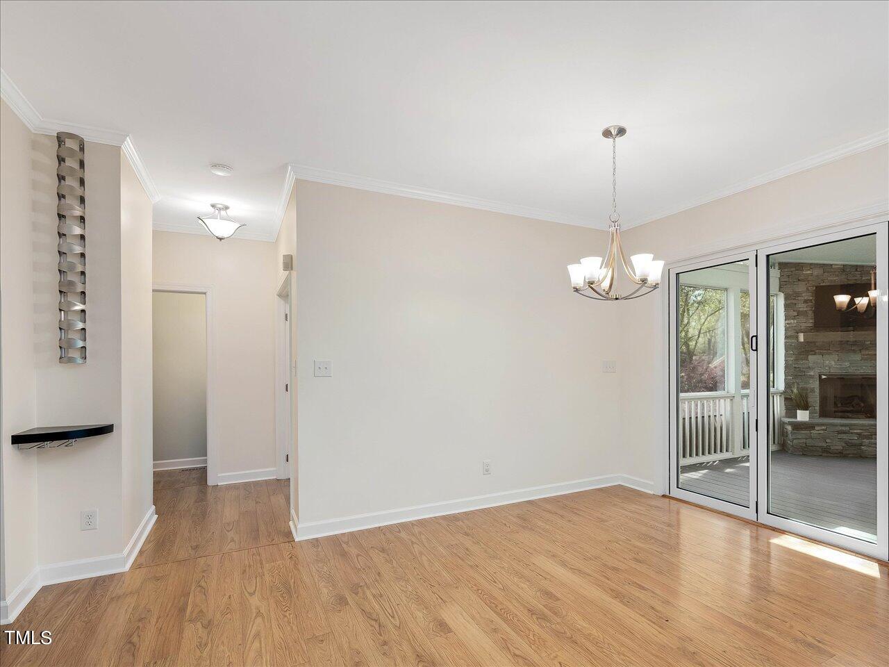 7001 Three Bridges Circle Raleigh, NC 27613 - Photo 12 of 25 16-Dining