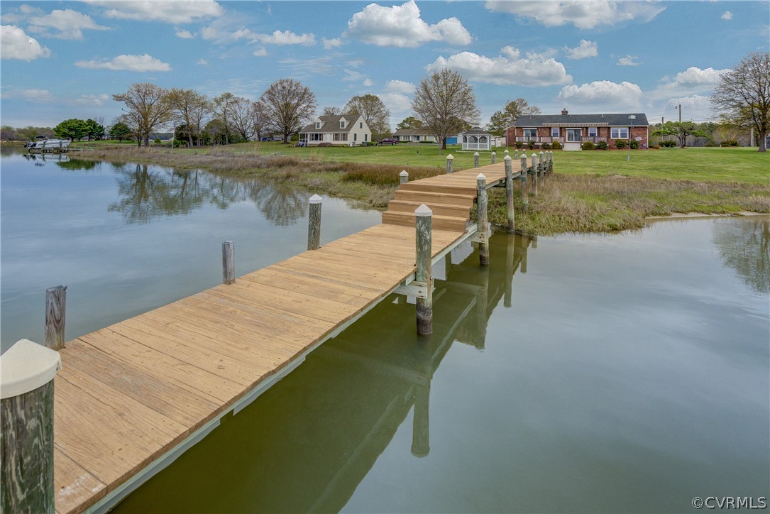531 Indian Banks Road Farnham, VA 22460 - Photo 8 of 34 a view of a lake with houses
