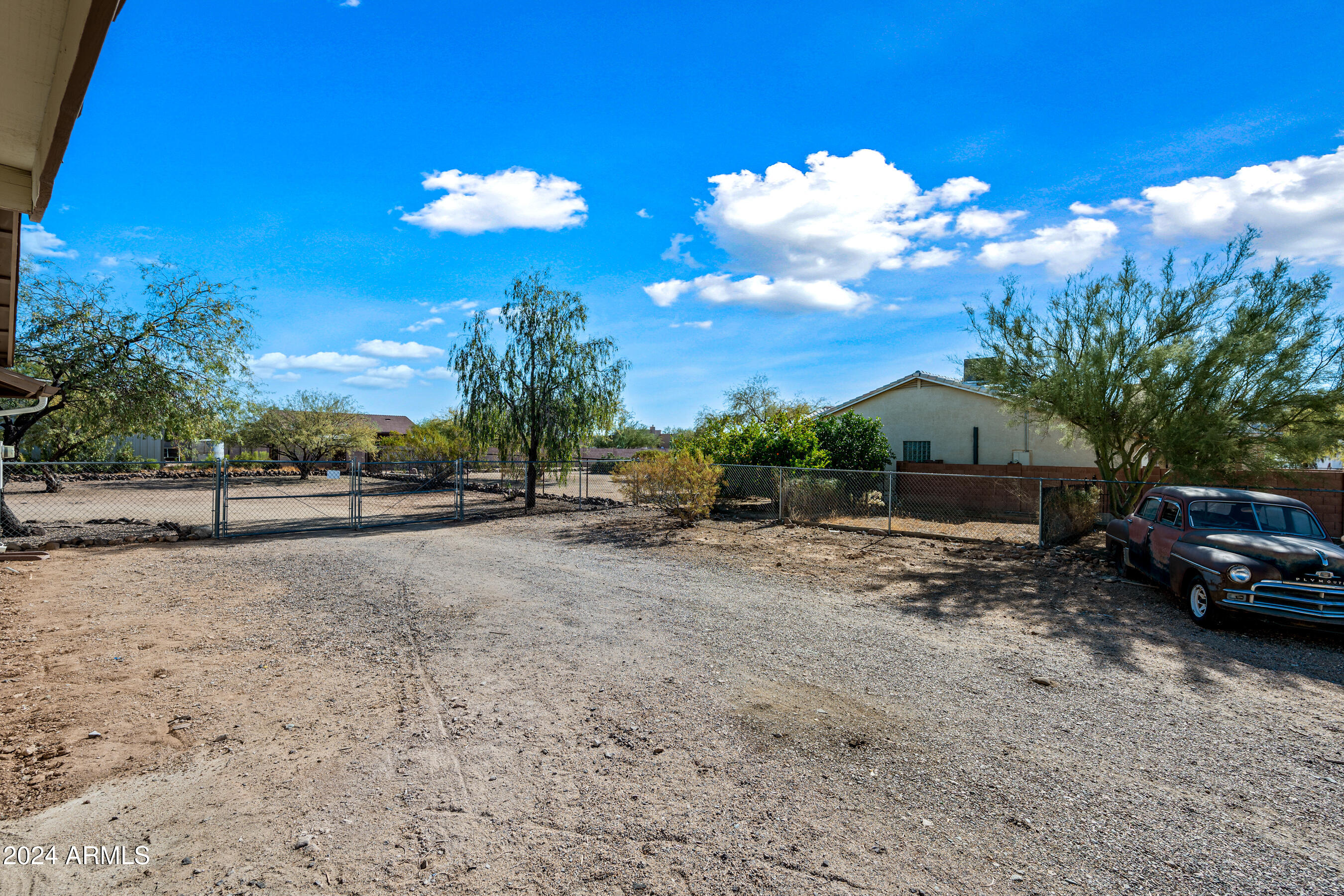 1739 West Joy Ranch Road Phoenix, AZ 85086 - Photo 3 of 65 Exterior driveway