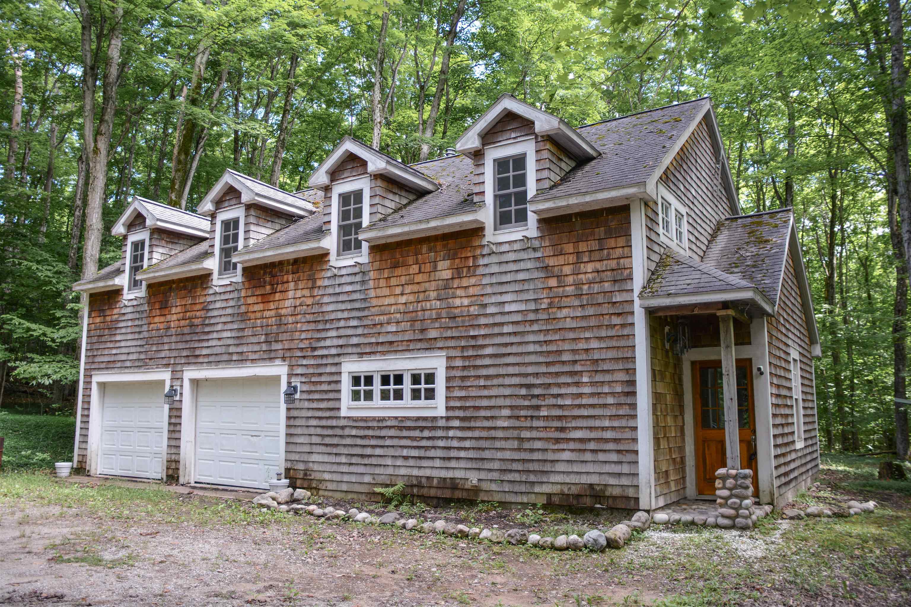 16568 Wagner Road Lake Ann, MI 49650 - Photo 4 of 79 1947392-2c664d12-3bf3-4558-9bbe-a194a0ced765.JPG