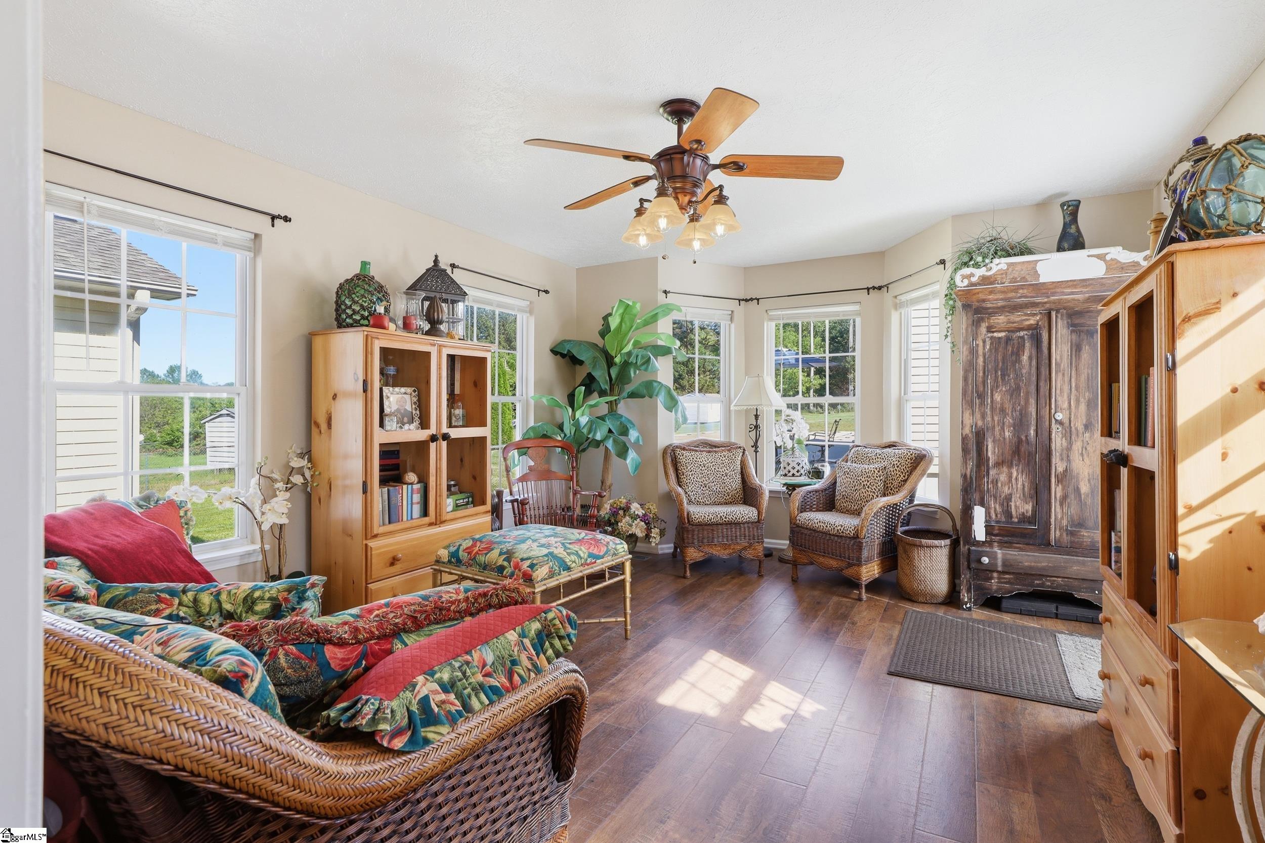 290 Dickson Road Campobello, SC 29322 - Photo 8 of 28