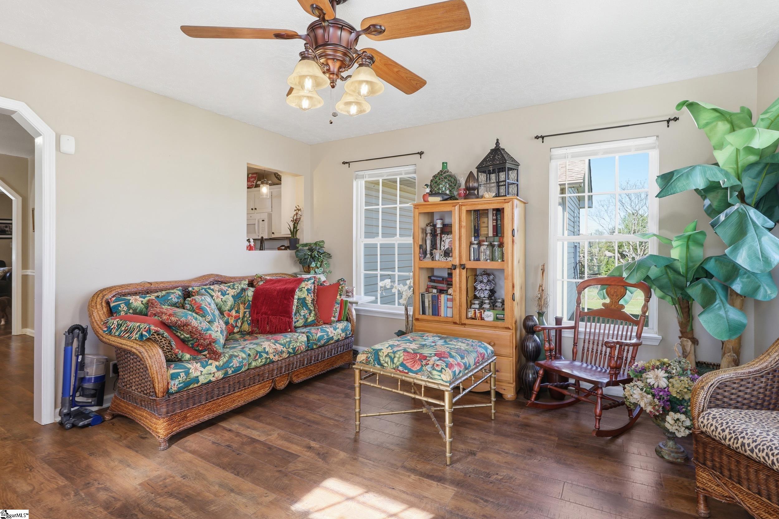 290 Dickson Road Campobello, SC 29322 - Photo 9 of 28