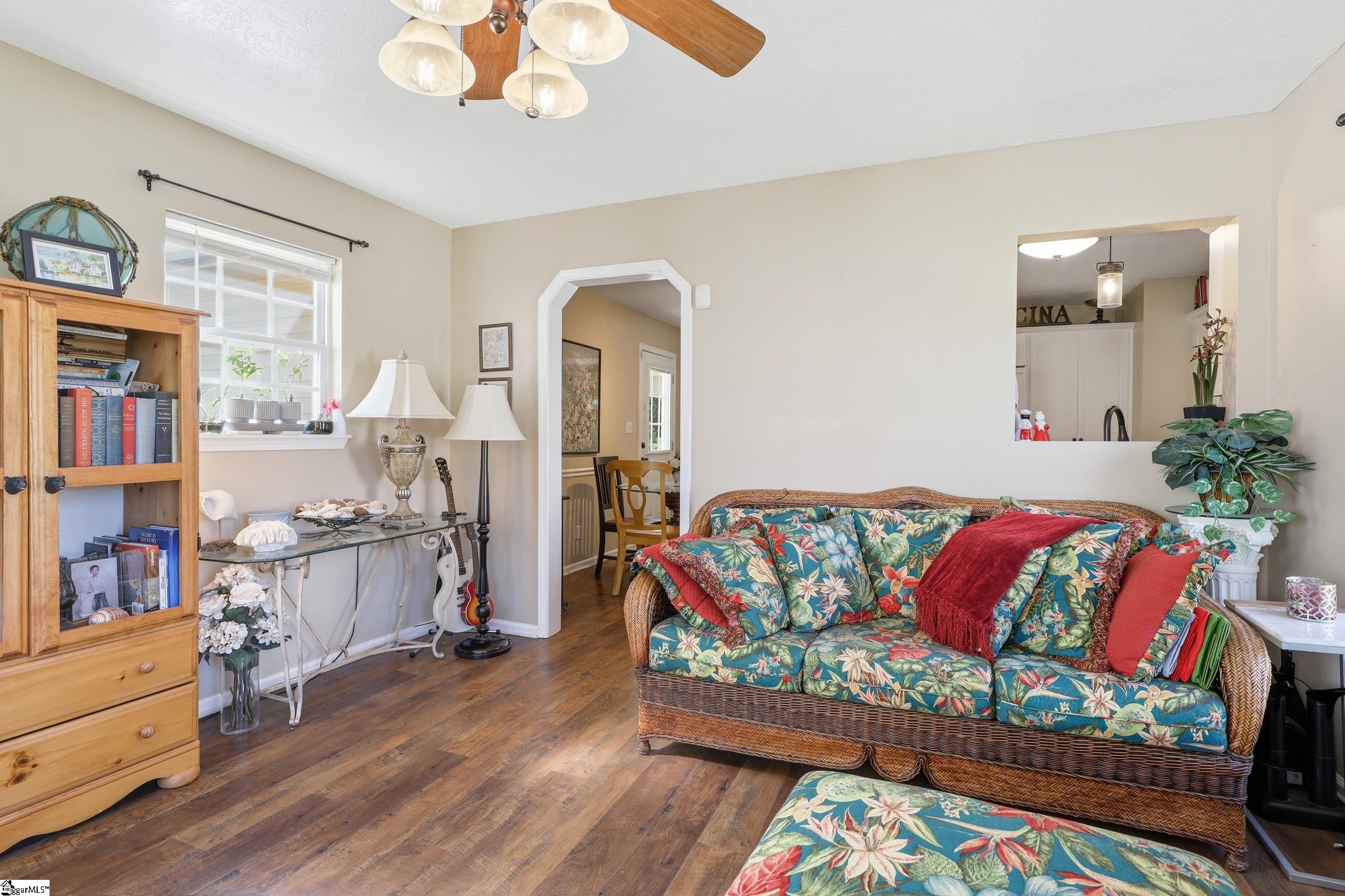 290 Dickson Road Campobello, SC 29322 - Photo 10 of 28