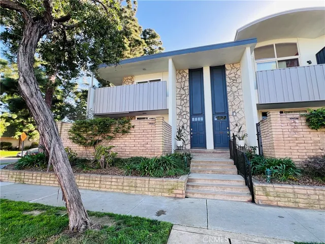 $1,450,000 | 4745 La Villa Marina, Unit J, Marina del Rey, CA 90292