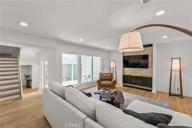 $1,450,000 | 4745 La Villa Marina, Unit J, Marina del Rey, CA 90292