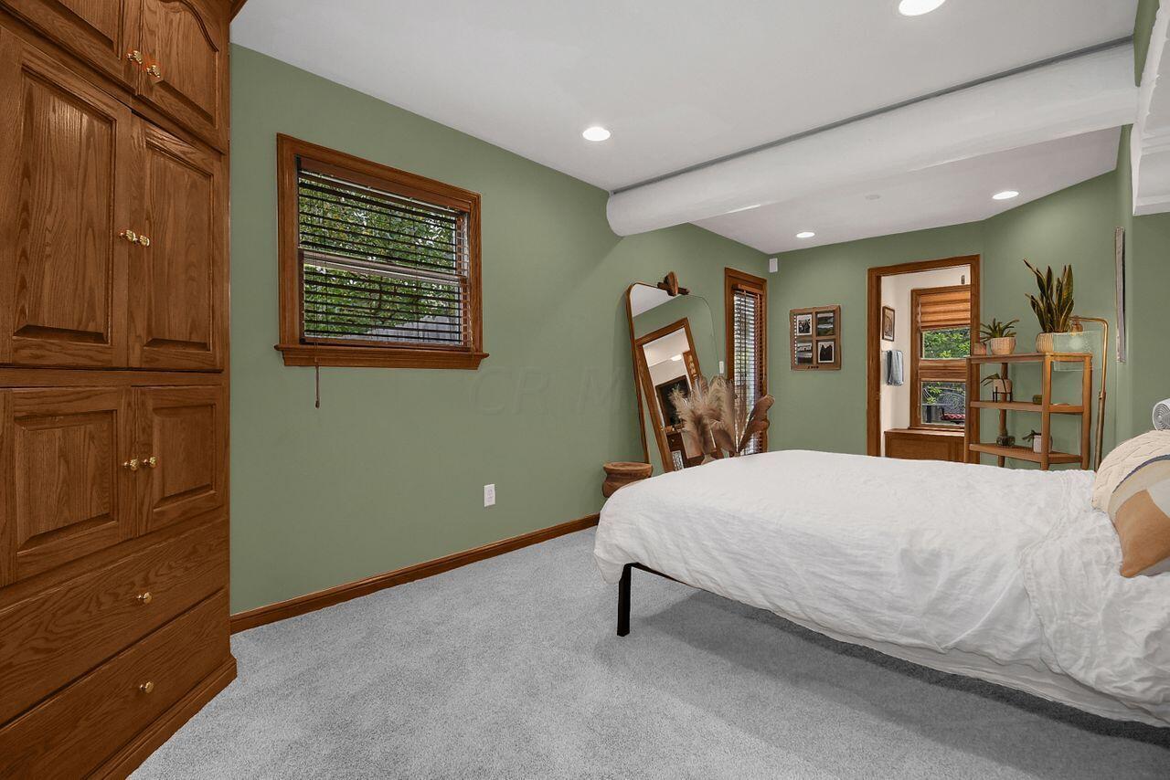 2210 Edgevale Road Columbus, OH 43221 - Photo 22 of 43 24