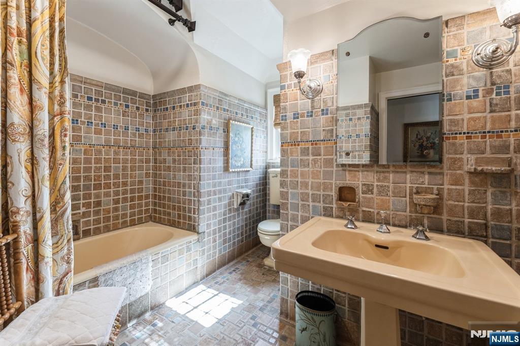 5 Beechtree Lane Essex Fells, NJ 07021 - Photo 31 of 45