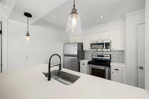 $275,000 | 5907 East University Boulevard, Unit 201, Dallas, TX 75206