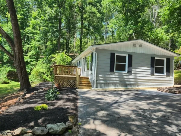 $319,900 | 1 Watergate Drive, High Bridge, NJ 08829