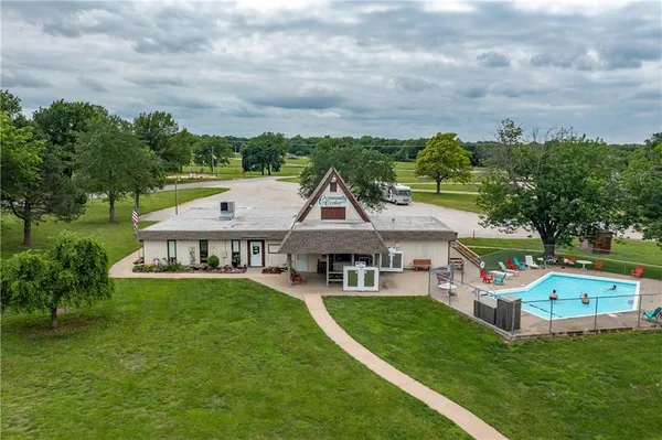 $325,000 | 69 Lakeview Lane, Linn Valley, KS 66040