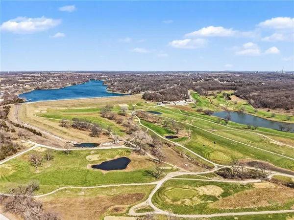 $325,000 | 69 Lakeview Lane, Linn Valley, KS 66040