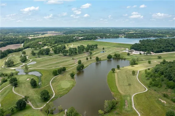 $325,000 | 69 Lakeview Lane, Linn Valley, KS 66040