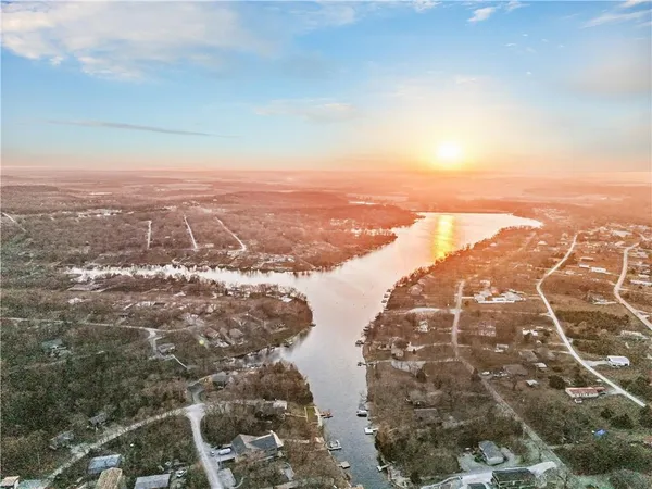 $325,000 | 69 Lakeview Lane, Linn Valley, KS 66040