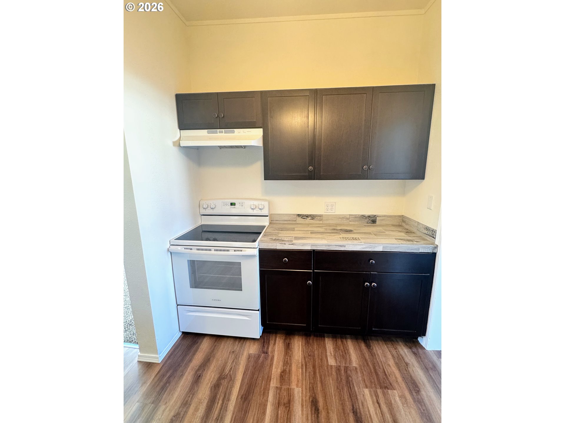 584 North Baxter Street Coquille, OR 97423 - Photo 22 of 39 a bathroom with a sink and a mirror