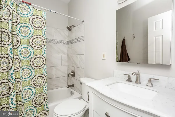 $1,700 | 3018 O Donnell Street, Unit 2R, Baltimore, MD 21224