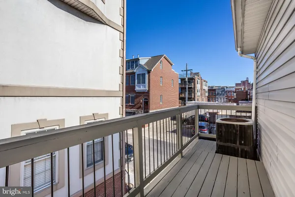 $1,700 | 3018 O Donnell Street, Unit 2R, Baltimore, MD 21224