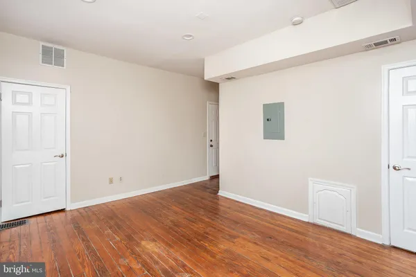 $1,700 | 3018 O Donnell Street, Unit 2R, Baltimore, MD 21224