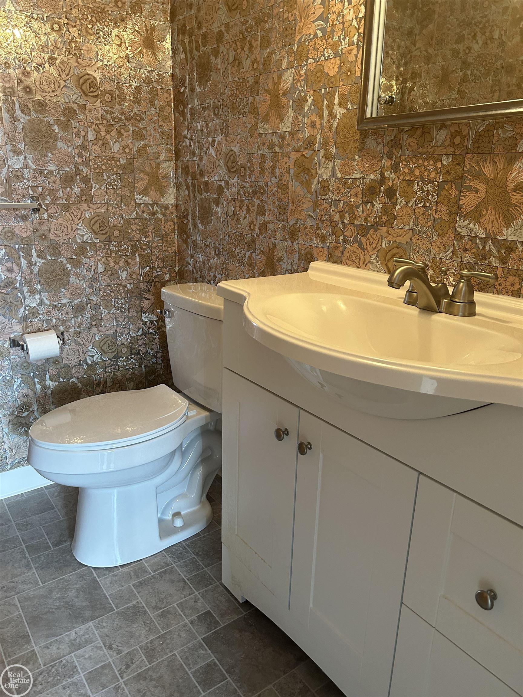 29304 Hoover Road Warren, MI 48093 - Photo 13 of 24