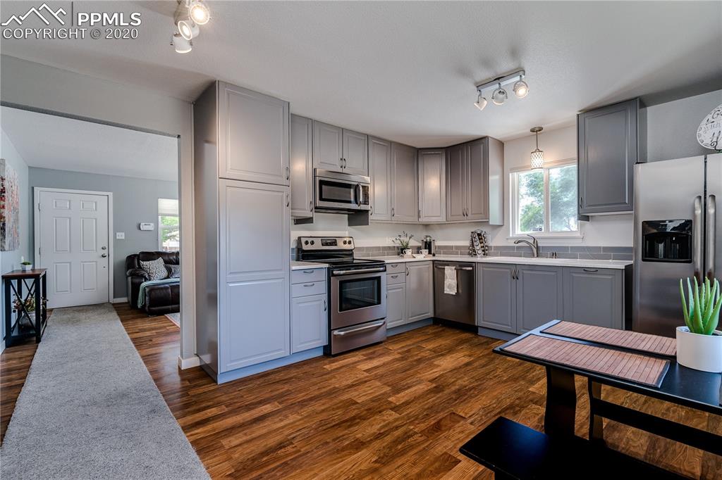 1014 Alexander Road Colorado Springs, CO 80909 - Photo 10 of 44