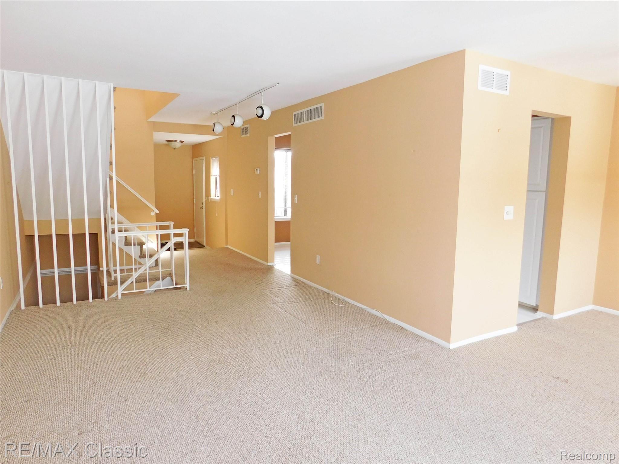 32121 West 12 Mile Road, Unit 8L Farmington, MI 48334 - Photo 4 of 17 12 mile lr1.jpg